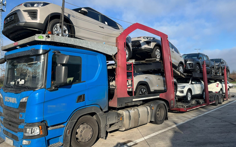 Mittelhessen: WETTERAUKREIS: + Überladen und zu hoch - Verkehrsdienst stoppt Autotransporter + Einbruch innerhalb von 20 Minuten + Klamotten gestohlen + Am Nachmittag eingebrochen + Straßenraub + - Foto: presseportal.de