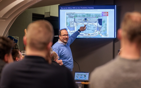 Nach der Redaktionskonferenz: Vorbereitungen in Schierke für „Hol dir deine Show!“ sind im vollen Gange - Foto: presseportal.de