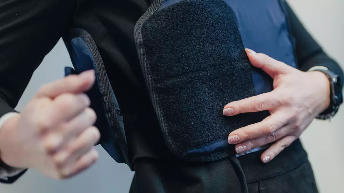 Der Bundesvorsitzende des DGVB fordert besseren Schutz für Mitarbeiter. (Archivbild) - Bild: Marius Becker/dpa