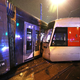 Die Straßenbahn entgleiste. - Foto: David Young/dpa