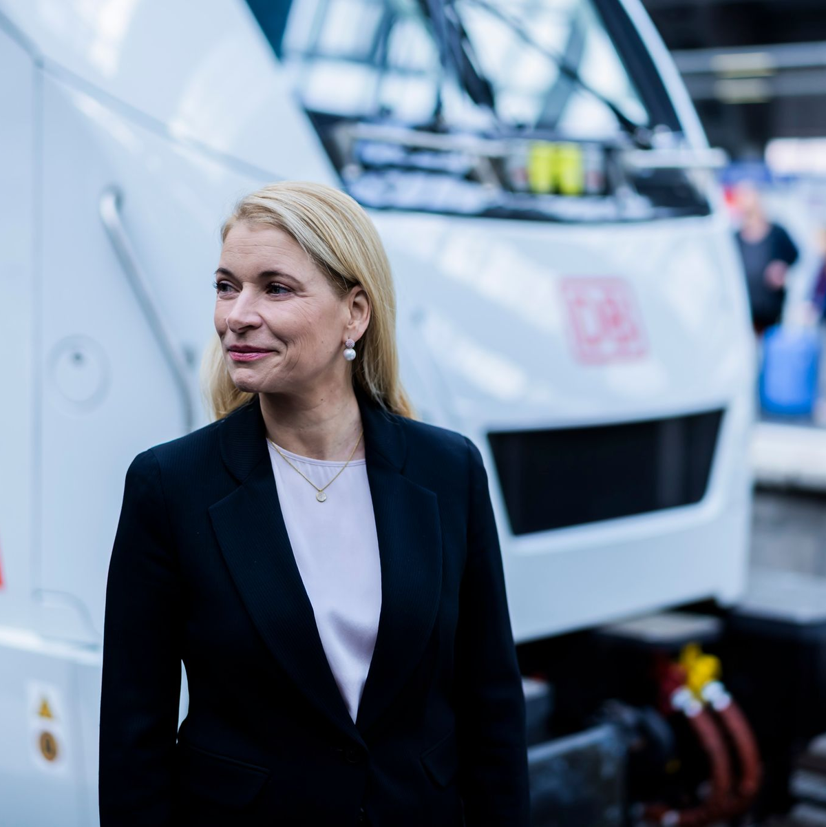 Zu Weihnachten wird «alles rollen, was rollen kann», sagt Bahn-Chefin Evelyn Palla mit Blick auf den Einsatz aller verfügbaren Züge. - Foto: Christoph Soeder/dpa