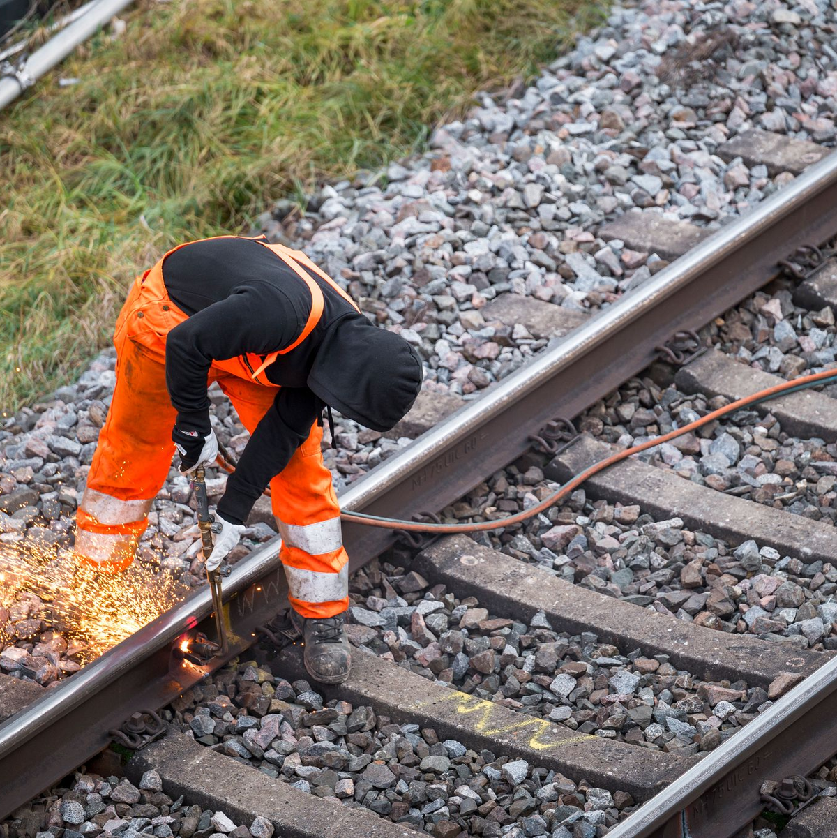 Die Zahl der Bahn-Baustellen soll 2026 von derzeit rund 26.000 auf etwa 28.000 steigen. - Foto: Daniel Vogl/dpa