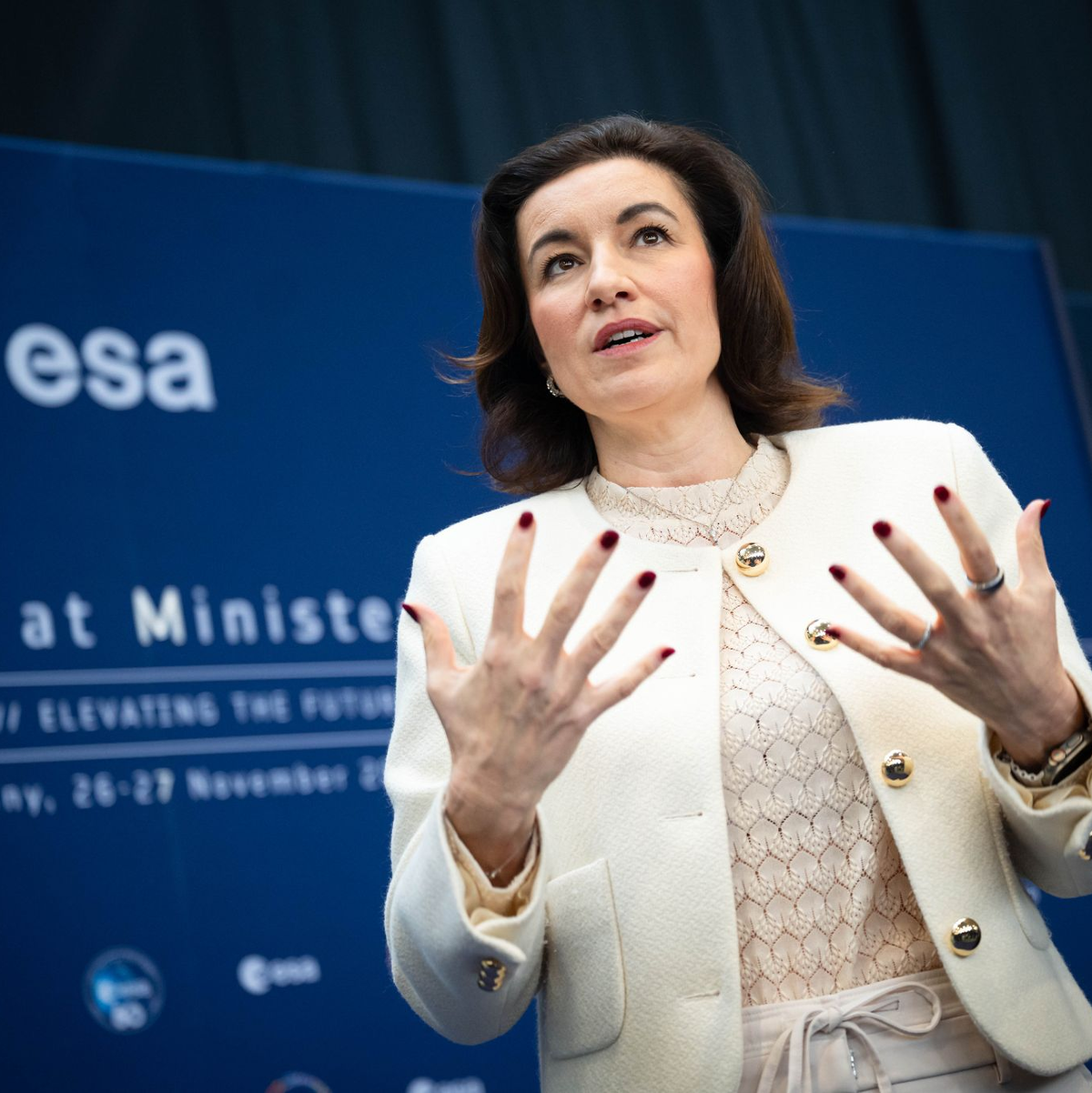 Auch die Deutschen Gerst und Maurer träumen vom Mond. (Archivbild) - Foto: Sina Schuldt/dpa