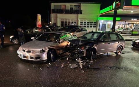 POL-PDLD: Bad Bergzabern - Verkehrsunfall mit drei leichtverletzten Personen - Foto: presseportal.de