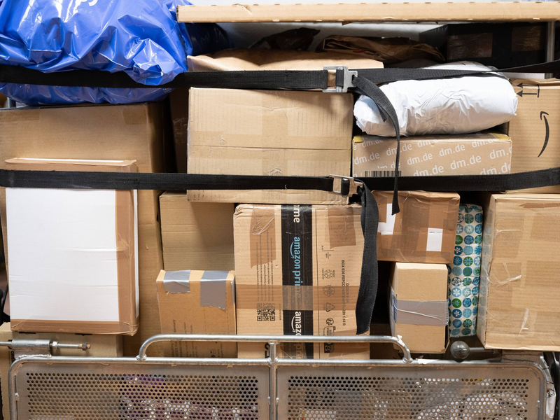 Auch das hohe Retourenaufkommen trägt dazu bei, dass die Paketmenge in Deutschland zuletzt gestiegen ist. - Foto: Sebastian Kahnert/dpa