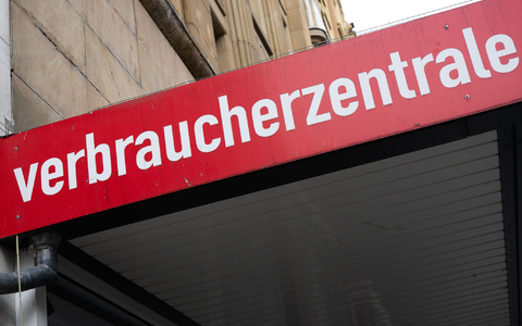 Die Verbraucherzentralen sehen bei einzelnen Algenprodukten die Gefahr einer überhöhten Jodaufnahme (Symbolbild).  - Foto: Boris Roessler/dpa