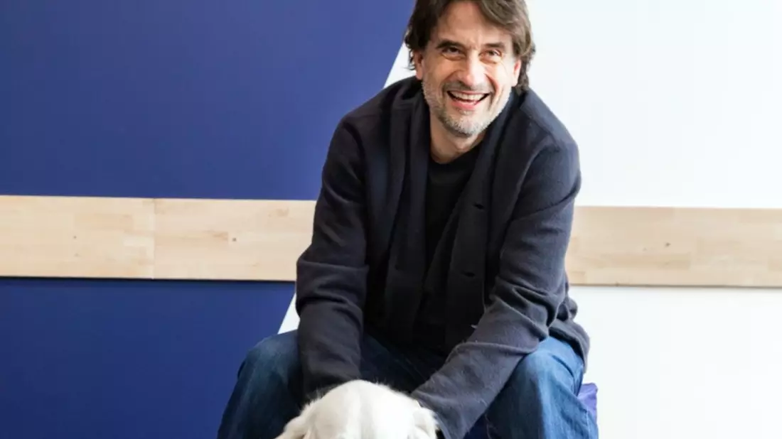Prominente Unterstützung für Johanniter-Lesehunde / Schauspieler Oliver Mommsen übernimmt Lesehundepatenschaft - Bild: presseportal.de
