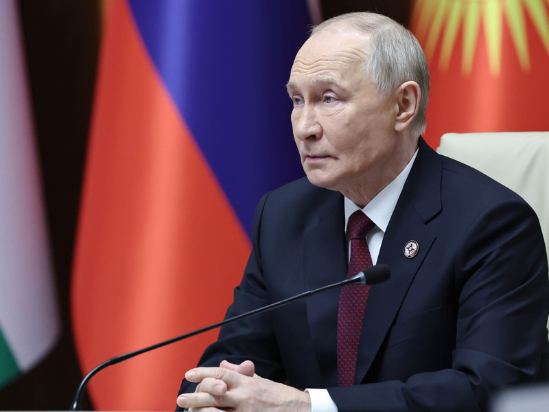 Putin ist nach eigenen Angaben bereit, einen Verzicht auf einen Angriff gegen Europa schriftlich festzuhalten.  - Foto: Alexander Kazakov/Pool Sputnik Kremlin/AP/dpa