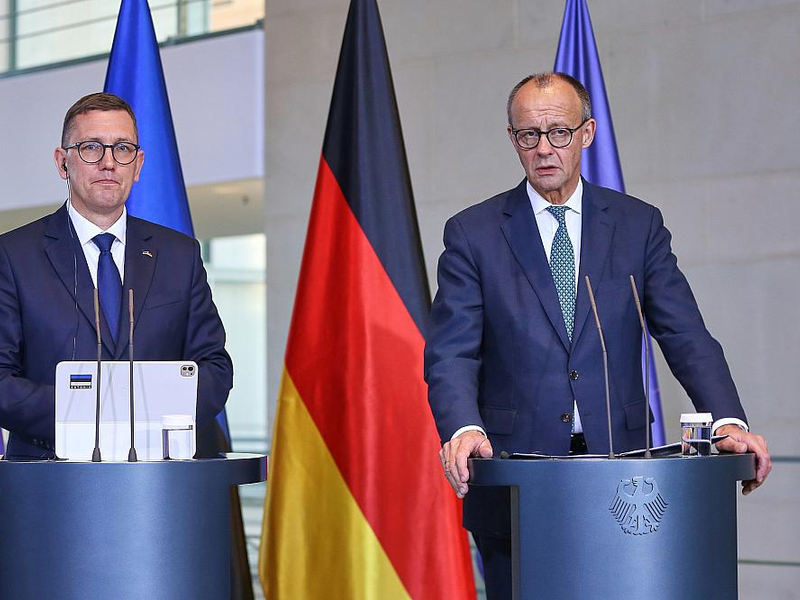 Kristen Michal und Friedrich Merz am 27.11.2025 - Foto: über dts Nachrichtenagentur