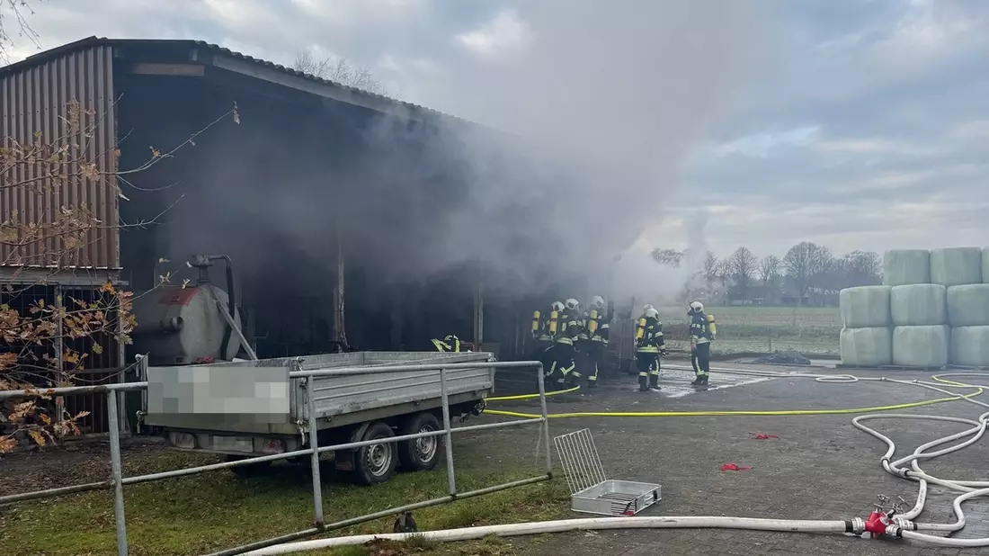 FW-AUR: Hallenanbau brannte aus - Bild: presseportal.de