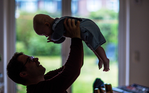Das Leben hat verschiedene Phasen - das spiegelt sich auch im Gehirn wider. (Archivbild) - Foto: Jens Büttner/dpa