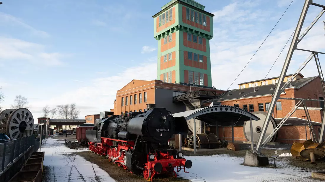 Blick auf das Museum «Kohlewelt» in Oelsnitz bei Chemnitz. Hier wurde Bilanz über das Kulturhauptstadtjahr 2025  gezogen.  - Bild: Sebastian Kahnert/dpa