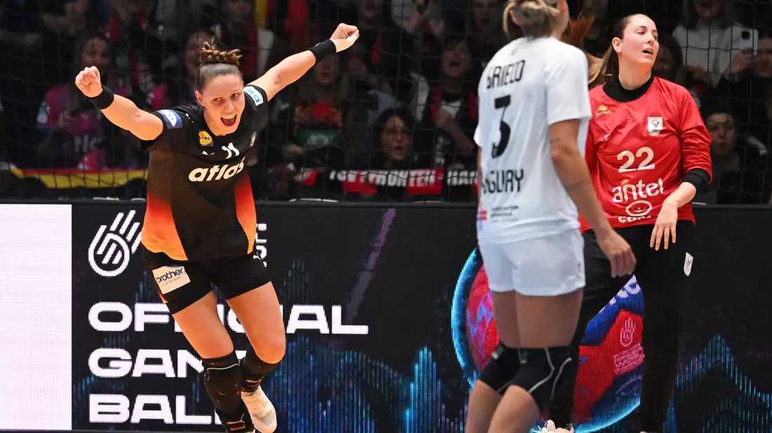 Die deutschen Handballerinnen wollen bei der Heim-WM auf Erfolgskurs bleiben. - Bild: Marijan Murat/dpa
