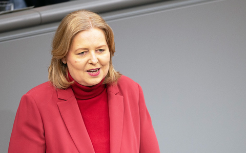 Arbeitsministerin Bärbel Bas rechnet mit einer Mehrheit für das Rentenpaket bei der Abstimmung im Bundestag. - Foto: Markus Lenhardt/dpa