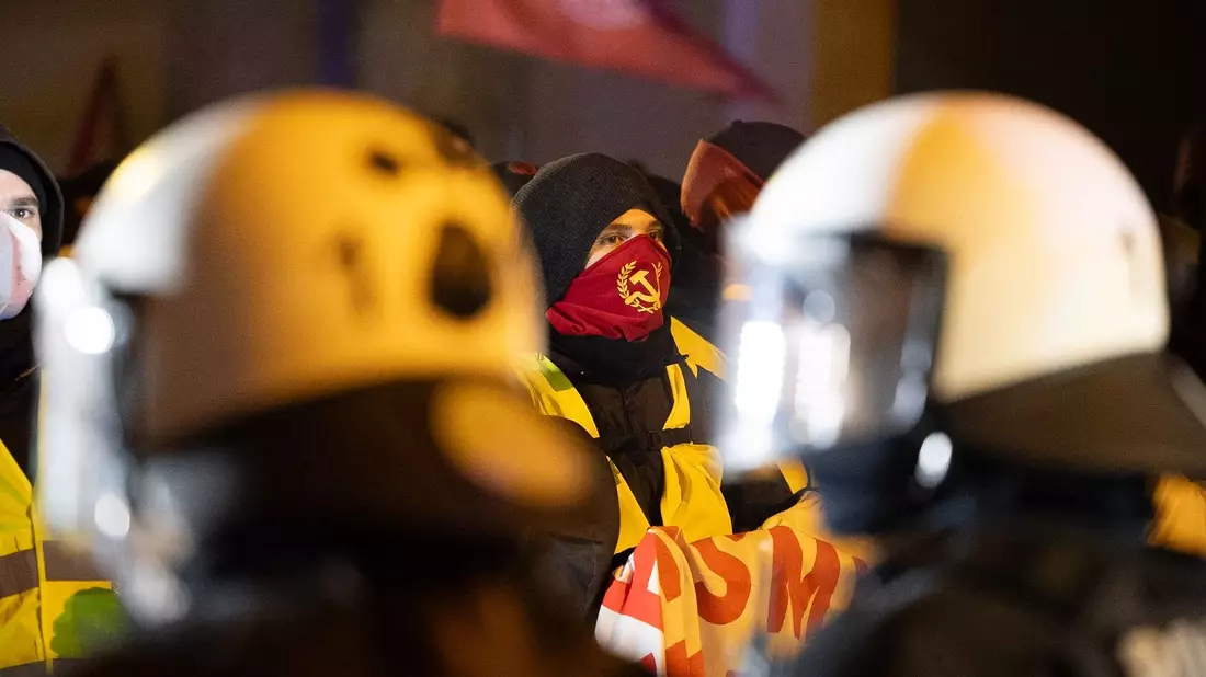 Polizei und Demo-Organisatoren wollen Bilanz ziehen. - Bild: Lando Hass/dpa