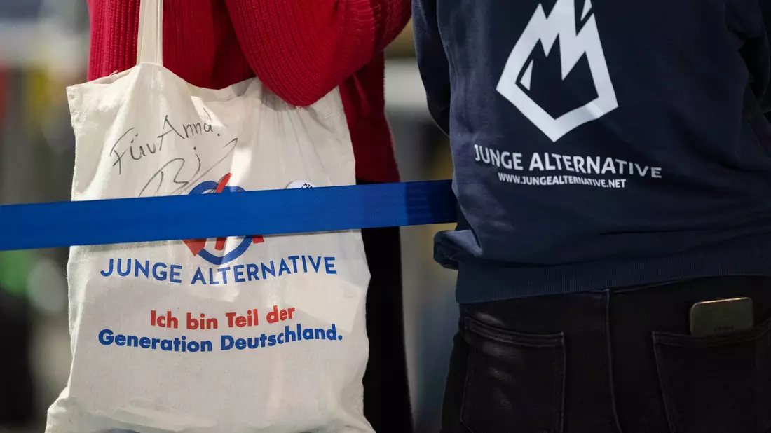 Die Junge Alternative ist Geschichte. Die neue AfD-Jugendorganisation soll «Generation Deutschland» heißen. (Archivbild)  - Bild: Sebastian Kahnert/dpa
