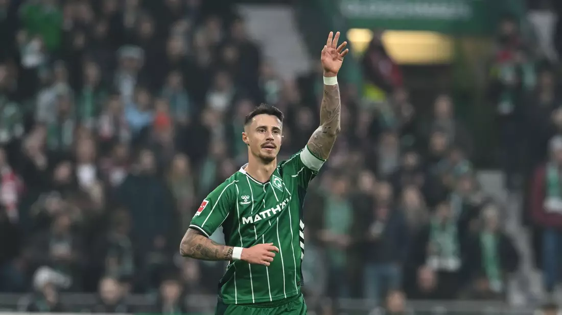 Marco Friedl brachte Werder per Kopf in Führung. - Bild: Carmen Jaspersen/dpa