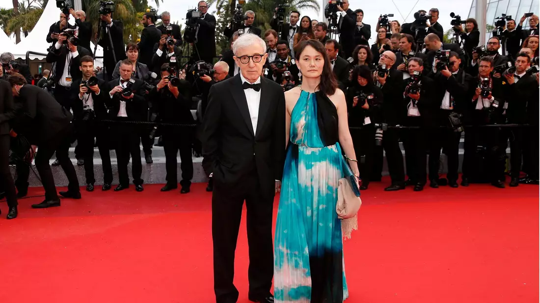 US-Regisseur Woody Allen und Soon-Yi Previn sind seit 1997 verheiratet. (Archivbild) - Bild: Julien Warnand/dpa