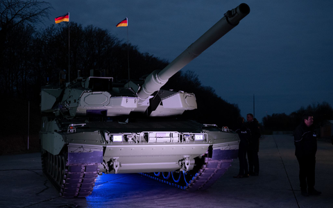 Der Leopard 2 A8 bei der ersten öffentlichen Präsentation Ende November (Archiv) - Foto: Sven Hoppe/dpa