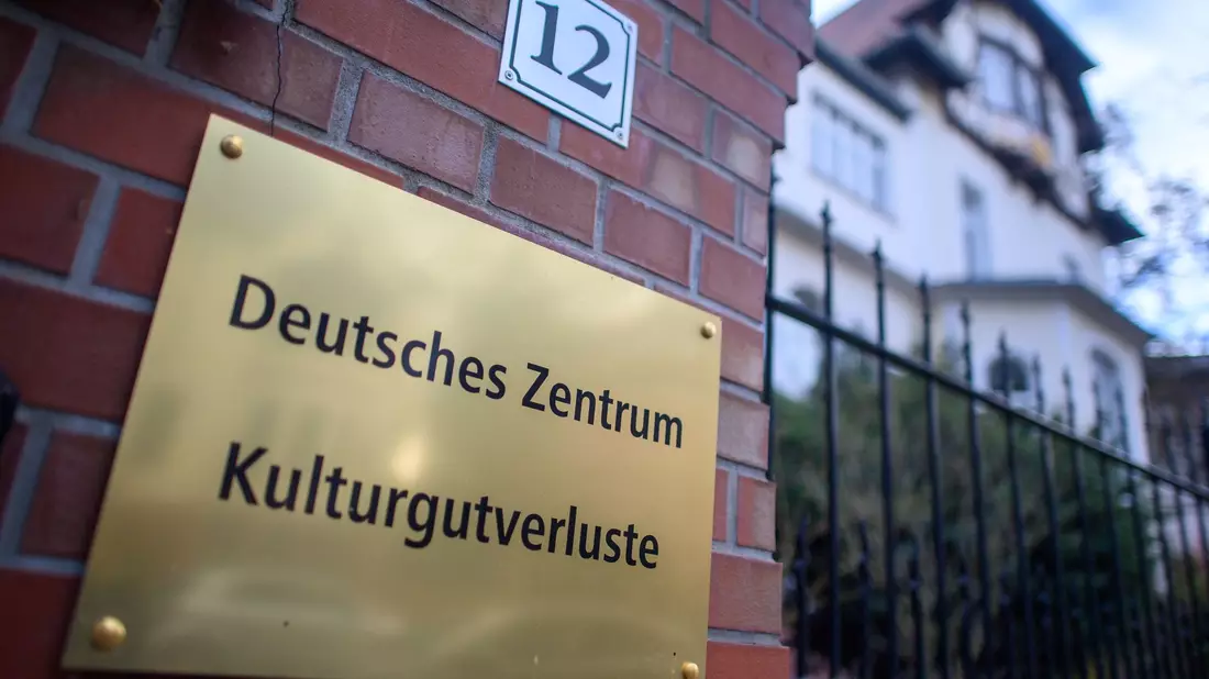 Das Deutsche Zentrum für Kulturgutverluste beschäftigt sich mit Kulturgütern, die ihren Eigentümern entzogen wurden, so auch mit NS-Raubkunst. (Archivbild) - Bild: Klaus-Dietmar Gabbert/dpa