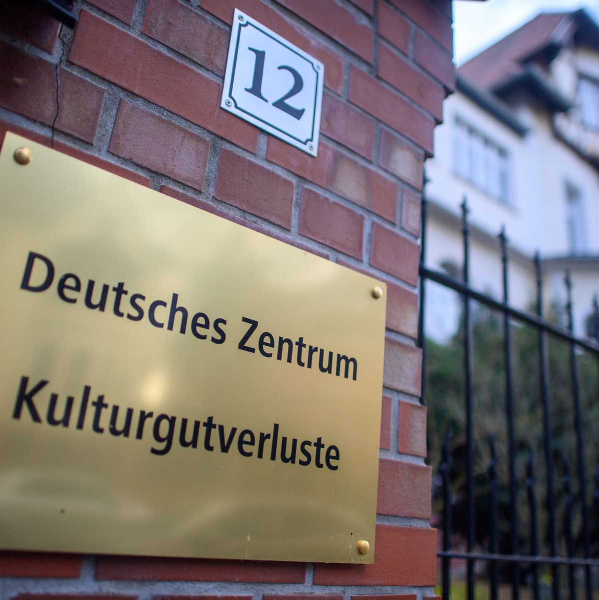 Das Deutsche Zentrum für Kulturgutverluste beschäftigt sich mit Kulturgütern, die ihren Eigentümern entzogen wurden, so auch mit NS-Raubkunst. (Archivbild) - Foto: Klaus-Dietmar Gabbert/dpa