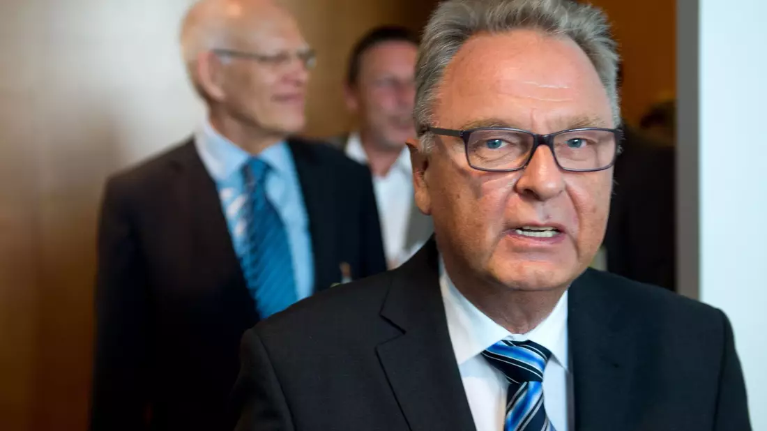 Der frühere Verfassungsgerichtspräsident Hans-Jürgen Papier hatte zuletzt den Vorsitz der Beratenden Kommission NS-Raubgut inne. (Archivbild) - Bild: Bernd von Jutrczenka/dpa