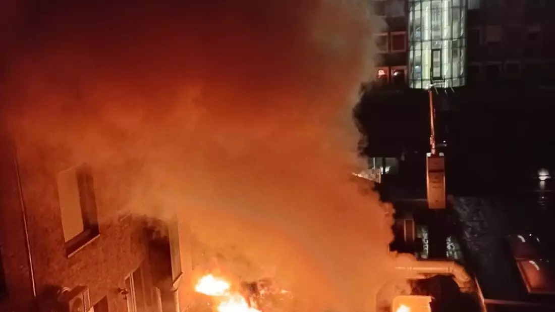FW Düren: Zimmerbrand in Gewerbeobjekt am Kaiserplatz - Bild: presseportal.de