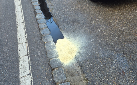 FW Stockach: G1 Ölspur außerorts - Foto: presseportal.de