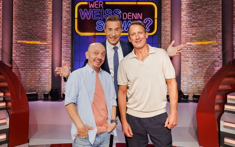 10 Jahre „Wer weiß denn sowas?“ – das muss gefeiert werden! / Die große Jubiläumsausgabe “Wer weiß denn sowas XXL” mit Kai Pflaume, Wotan Wilke Möhring und Bernhard Hoëcker - Foto: presseportal.de
