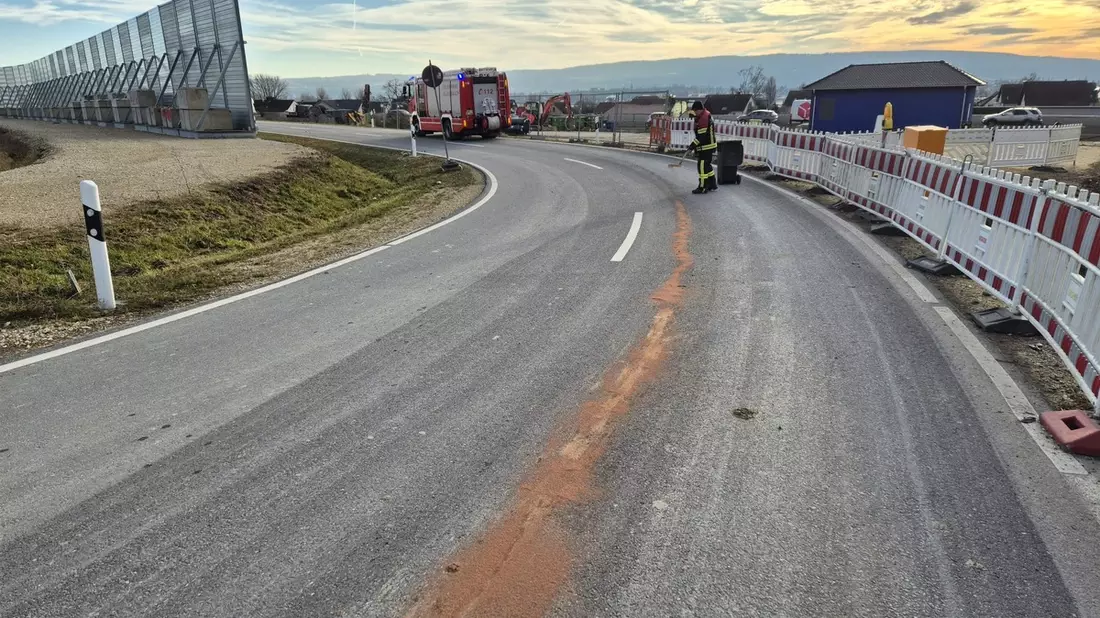 FW Allensbach: G1 Ölspur innerorts - Bild: presseportal.de
