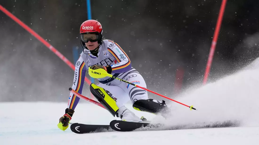 Lena Dürr fuhr im zweiten Durchgang in Copper Mountain noch auf Rang zwei vor. - Bild: Robert F. Bukaty/AP/dpa
