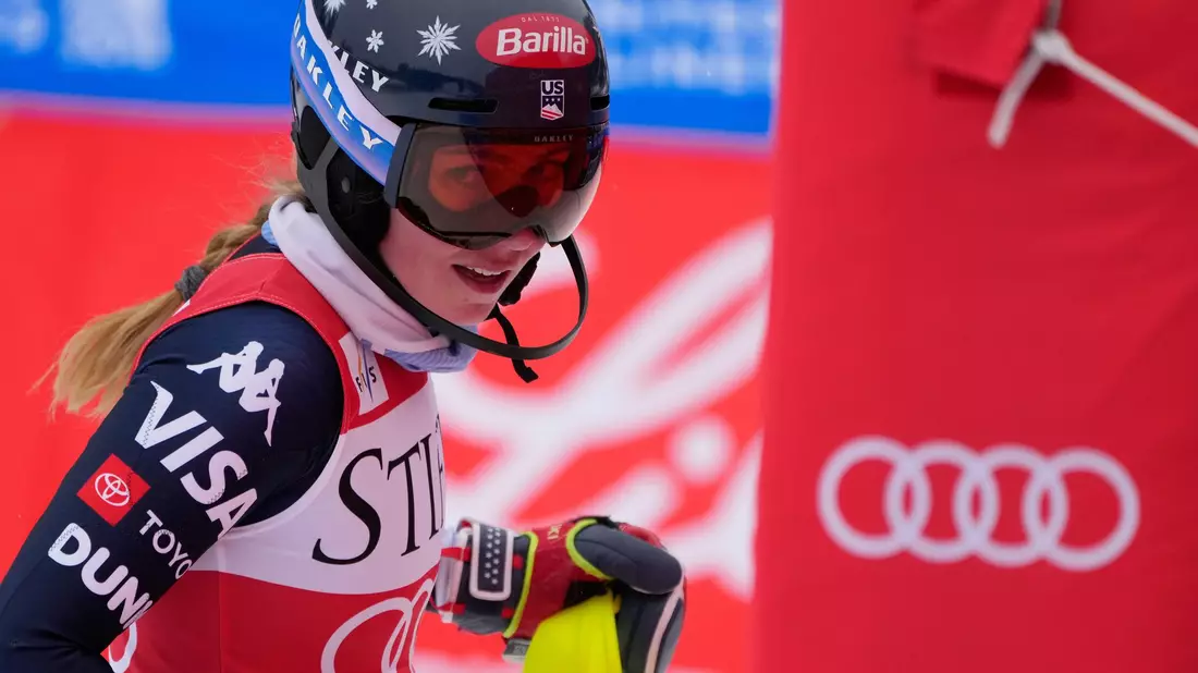 Mikaela Shiffrin feierte im dritten Slalom der Saison den dritten Sieg. - Bild: John Locher/AP/dpa