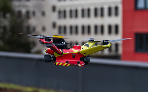 Automatisierte Drohnen sollen künftig Livebilder von Einsatzorten liefern - noch vor Eintreffen der Feuerwehr. (Handout) - Foto: Branddirektion München