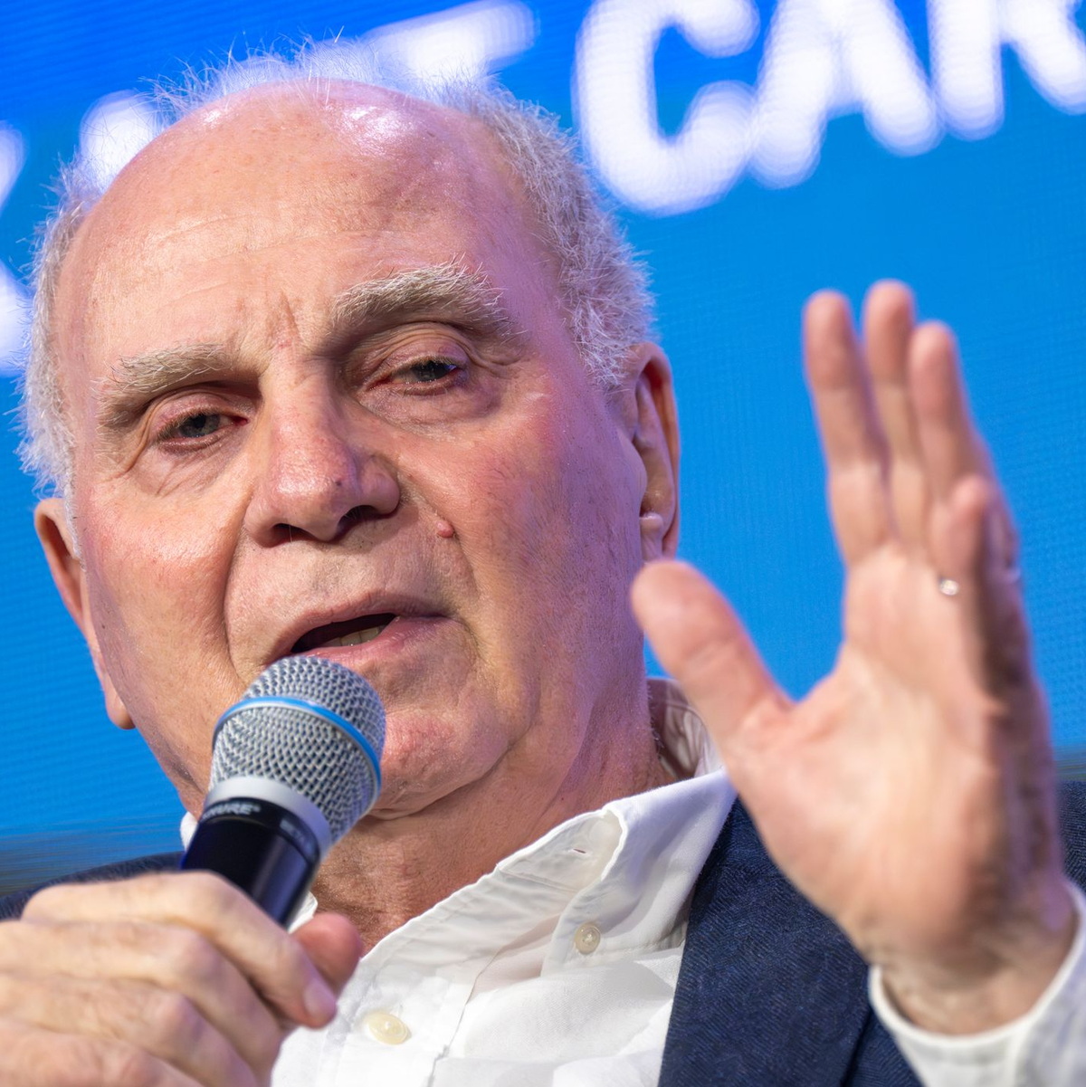 Uli Hoeneß äußert Klartext zu Florian Wirtz und dem FC Liverpool. - Foto: Peter Kneffel/dpa