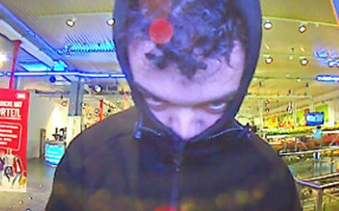 POL-KB: Korbach - Mit ergaunerter EC-Karte mehrfach Geld abgehoben, Öffentlichkeitsfahndung: Polizei bittet um Hinweise auf unbekannten Täter - Foto: presseportal.de