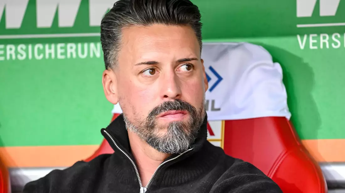 Für Sandro Wagner war in Augsburg schnell Schluss. (Archivbild) - Bild: Harry Langer/dpa