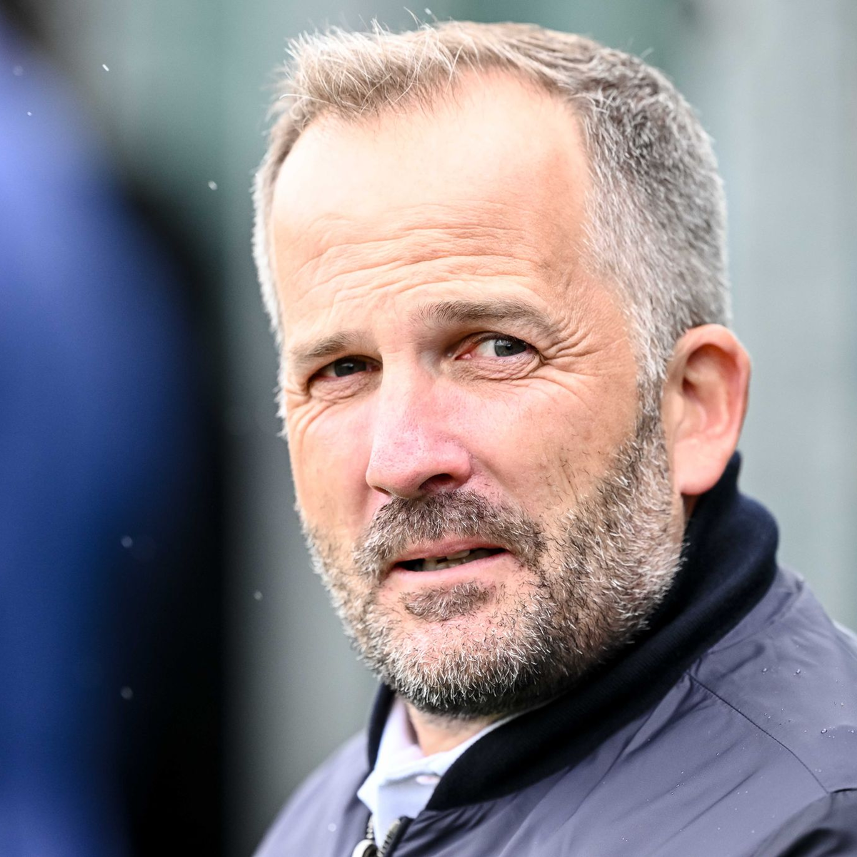 Manuel Baum hilft beim FC Augsburg als Trainer aus. - Foto: Harry Langer/dpa