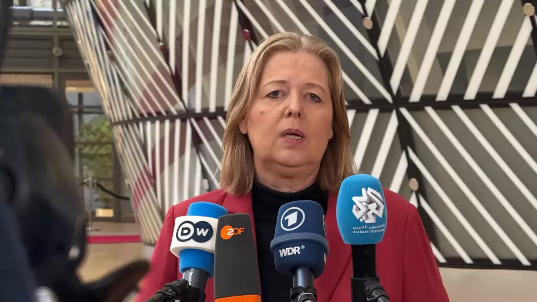SPD-Chefin und Arbeitsministerin Bärbel Bas machte in Brüssel deutlich, dass die Koalition auch ans Rentenpaket geknüpft sei.  - Bild: Ansgar Haase/dpa