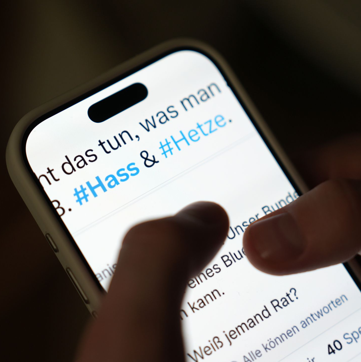 Soziale Medien gefährden Experten zufolge die Demokratie. (Archivbild) - Foto: Marcus Brandt/dpa