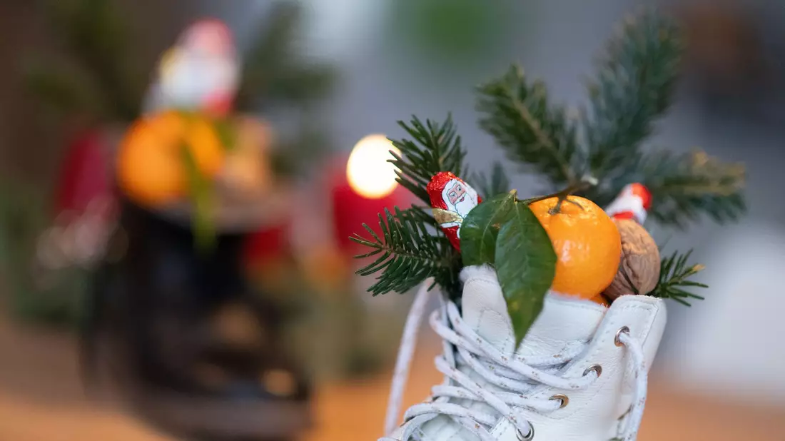 Jeder dritte Verbraucher in Deutschland plant zum Nikolaustag Einkäufe. - Bild: Marijan Murat/dpa