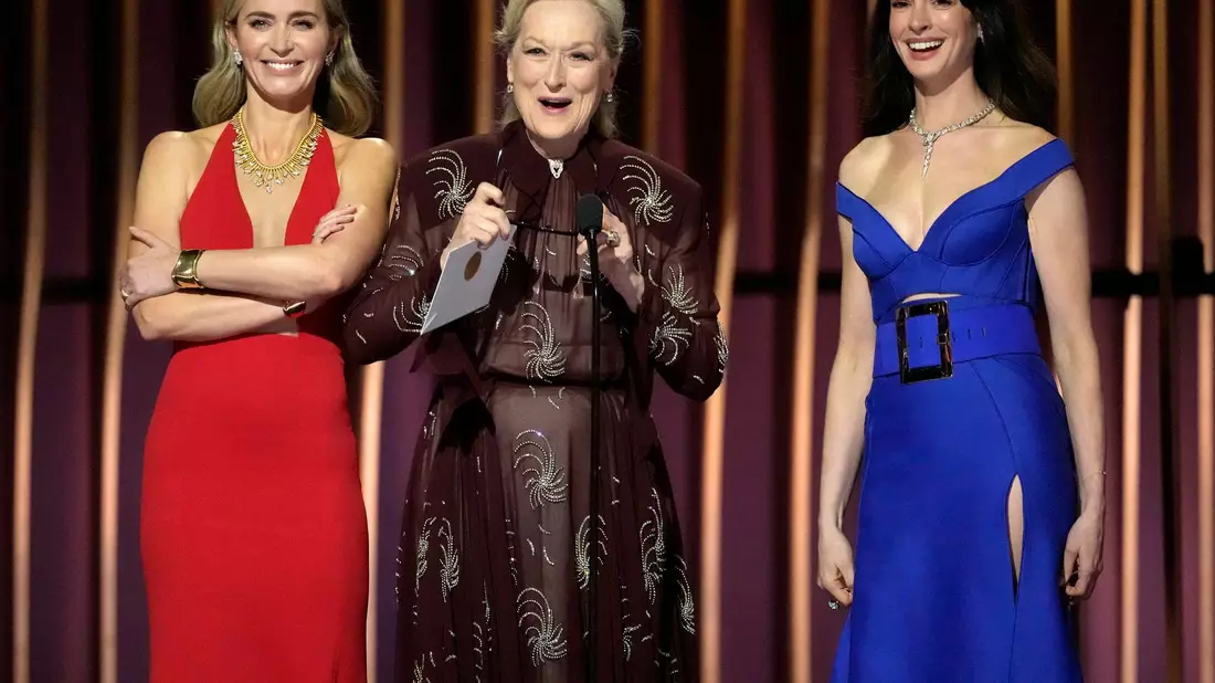 2026 kommt der zweite Teil von «Der Teufel trägt Prada» mit Emily Blunt (l-r), Meryl Streep und Anne Hathaway in die Kinos. (Archivbild) - Bild: Chris Pizzello/Invision via AP/dpa