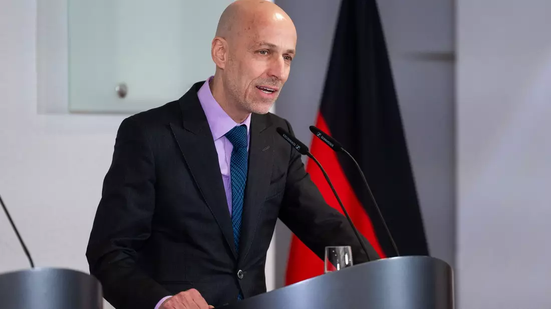 BDI-Präsident Leibinger sieht die deutsche Industrie in einer strukturellen Krise. - Bild: Christophe Gateau/dpa