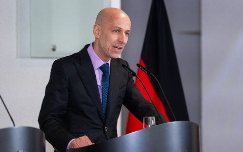 BDI-Präsident Leibinger sieht die deutsche Industrie in einer strukturellen Krise. - Foto: Christophe Gateau/dpa