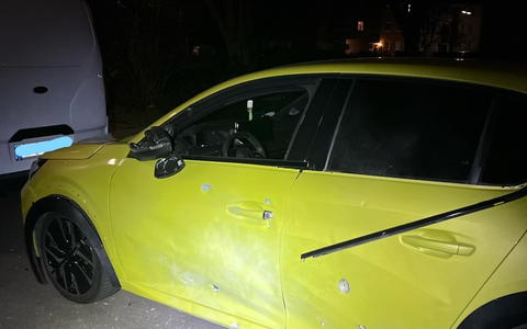 POL-NE: Fahrzeug durch Sprengkörper beschädigt - Foto: presseportal.de