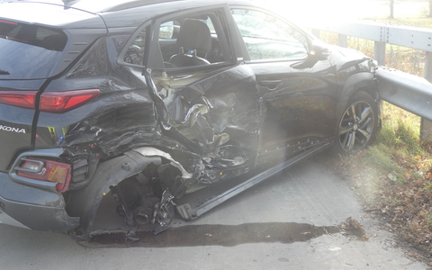 POL-CUX: Mehrere Verkehrsunfälle mit verletzten Personen - Unfall mit fünf beteiligten Fahrzeugen auf der BAB (Foto im Anhang) - Foto: presseportal.de