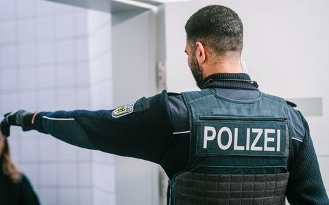 BPOL NRW: Videoauswertung im Hauptbahnhof überführt Diebe - Bundespolizei nimmt zwei Männer fest - Foto: presseportal.de