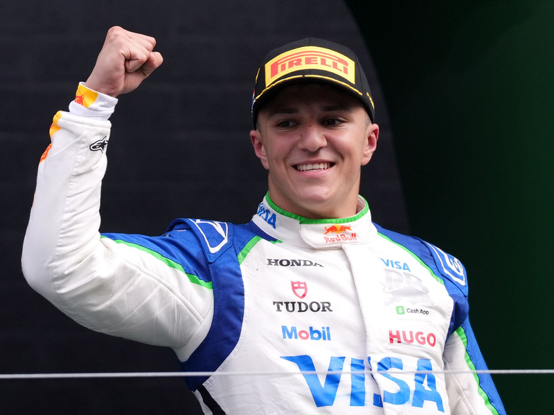 Isack Hadjar wird der neue Teamkollege von Max Verstappen. (Archivbild)  - Foto: Bradley Collyer/PA Wire/dpa