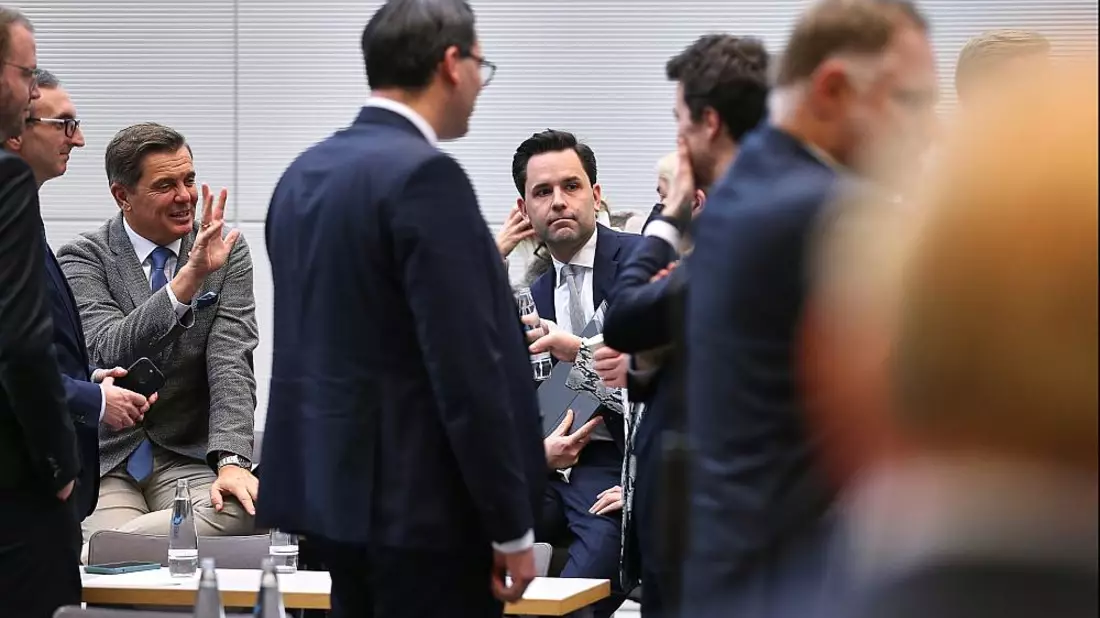 Johannes Winkel und andere Renten-Rebellen am 02.12.2025 - Bild: über dts Nachrichtenagentur