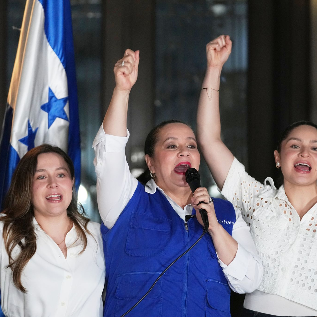 Ana García freute sich über Trumps Ankündigung, ihren Ehemann zu begnadigen. (Archivbild) - Foto: Moises Castillo/AP/dpa