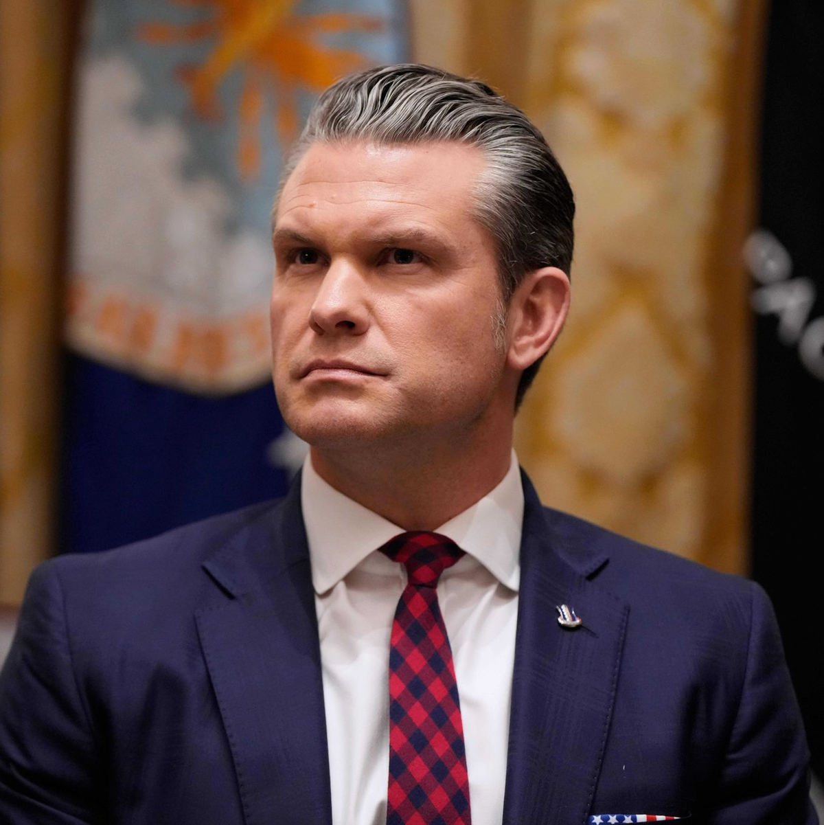 Verteidigungsminister Pete Hegseth bestätigt Tod von US-Soldaten in Syrien  - Foto: Julia Demaree Nikhinson/AP/dpa